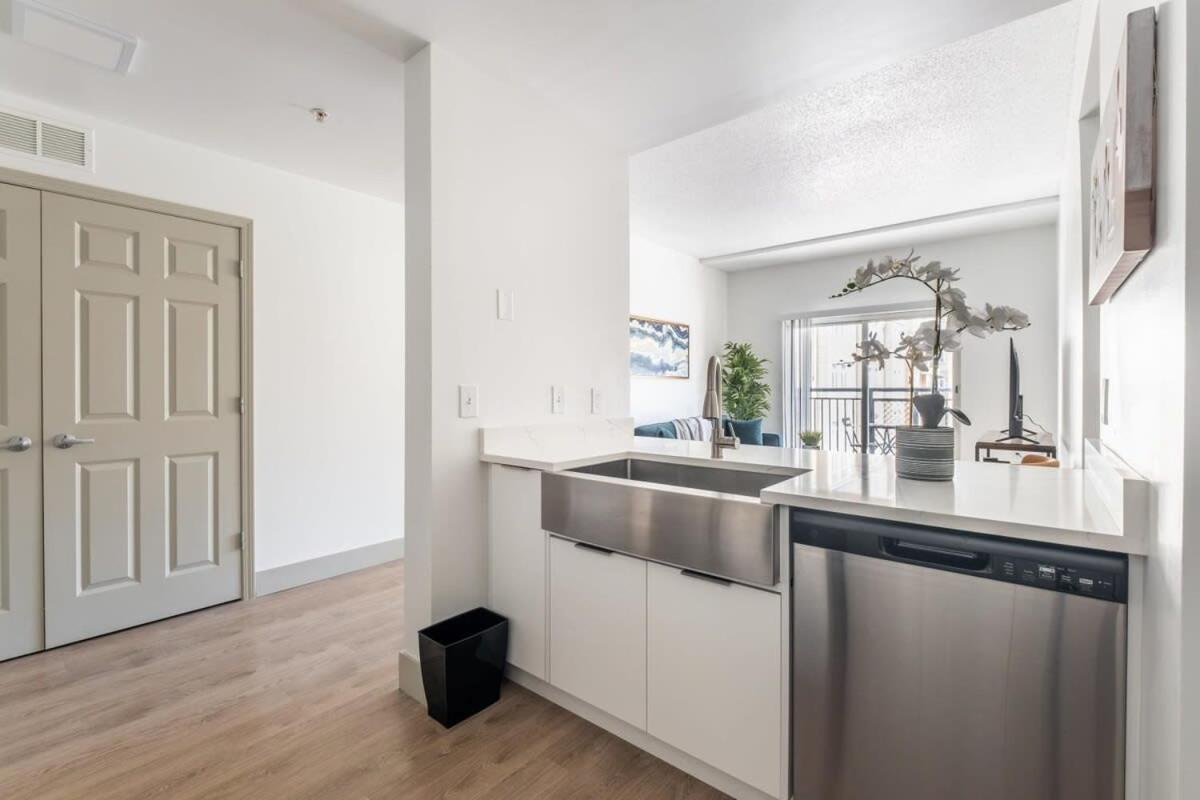 4B 2Ba Luxury Central Apartment With Gym Charlotte Bagian luar foto