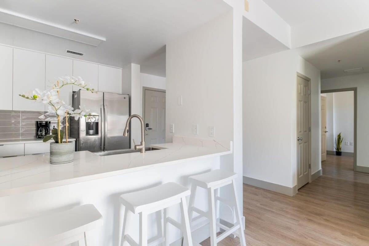 4B 2Ba Luxury Central Apartment With Gym Charlotte Bagian luar foto