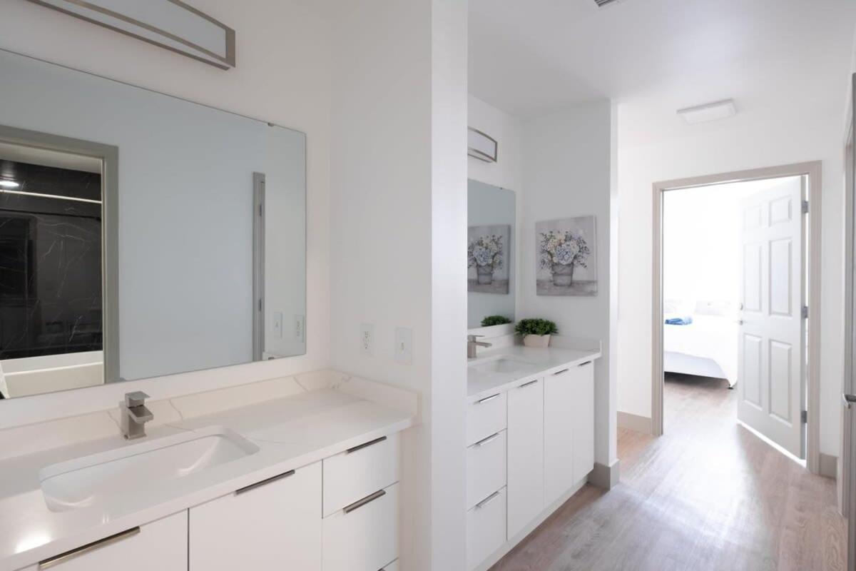 4B 2Ba Luxury Central Apartment With Gym Charlotte Bagian luar foto