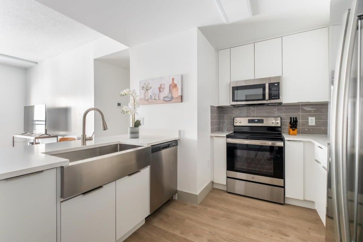 4B 2Ba Luxury Central Apartment With Gym Charlotte Bagian luar foto